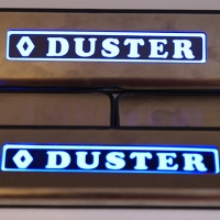 Накладки на пороги с подсветкой Renault Duster