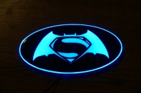 светящийся логотип kia sportage batman &amp; superman 2d логотипы