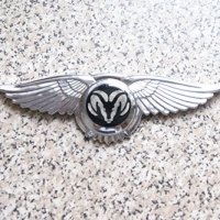 Логотип Dodge с крыльями