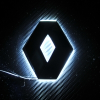 Подсветка логотипа Renault Sandero, перед