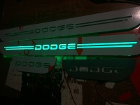 накладки на пороги с подсветкой dodge зеркальные накладки на пороги c подсветкой