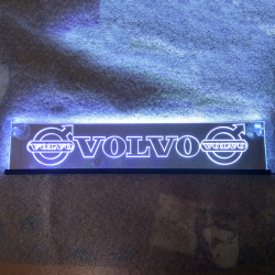 Зеркальная табличка Volvo 2D гравировка