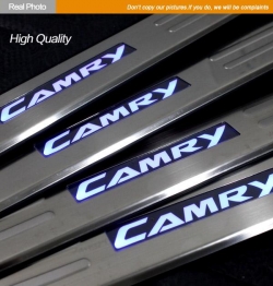 накладки на пороги с подсветкой toyota camry накладки на пороги c подсветкой