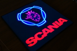 табличка светящаяся в спальник scania логотипы скания