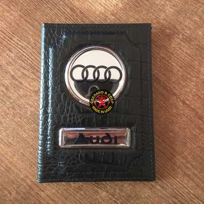 Уникальный дизайн обложки для документов с логотипом AUDI на основании подложки из зеркального хрома,Обложка для документов с логотипом audi для мужа брат любимому подарок купить заказать доставка,Кожаная обложка на документов с логотипом автомобиля AUDI,