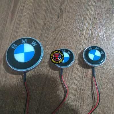 2D светящийся логотип BMW на мотоцикл, диаметр 44 мм за 2 шт. курить,сигарета,прикуриватель,мужу,брату,любимому,подарок,купить,заказать,доставка,установка,тюнинг,проектор,логотип,подсветка,led,tuning,светодиодный,оплата,самовывоз,эмблема,logo,car