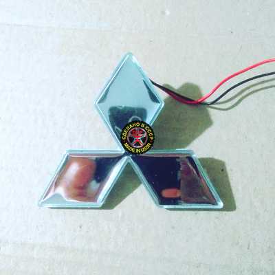 Светящийся логотип MITSUBISHI TRITON,купить,заказать,доставка,логотип,мужу,брату,любимому,подарок,купить,заказать,доставка,установка,тюнинг,проектор,логотип,подсветка,led,tuning,светодиодный,оплата,самовывоз,эмблема,logo,car,Москва,Спб,Екатеринбург,Красно