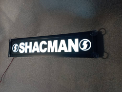 Светящаяся табличка под лобовое стекло Shacman. Светящаяся табличка на лобовое стекло Shacman была изготовлена на заказ. Shacman китайский самосвал очень распространён в России,  самосвалы позиционируются в качестве самоходных машин, которые способны прои