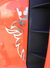 логотип scania на воздухозаборник scania/saab