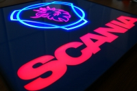 табличка светящаяся в спальник scania логотипы скания