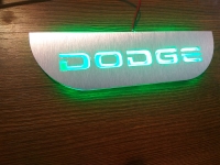 накладки на пороги с подсветкой dodge зеркальные накладки на пороги c подсветкой