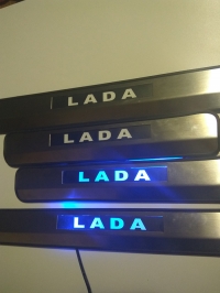 накладки на пороги с подсветкой lada priora priora 2