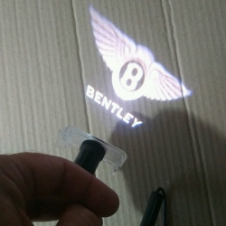 Штатная подсветка дверей Bentley,Штатная подсветка дверей Bentley,купить,заказать,доставка,логотип,прикуриватель,брату,любимому,подарок,купить,заказать,доставка,установка,тюнинг,проектор,логотип,подсветка,led,tuning,светодиодный,оплата,самовывоз,эмблема,l