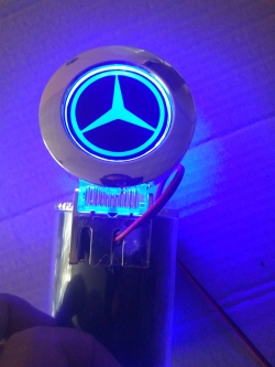 Пепельница с логотипом автомобиля Mercedes,Пепельница с подсветкой Mercedes,купить,заказать,доставка,логотип,мужу,брату,любимому,подарок,купить,заказать,доставка,установка,тюнинг,проектор,логотип,подсветка,led,tuning,светодиодный,оплата,самовывоз,эмблема,