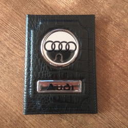 Уникальный дизайн обложки для документов с логотипом AUDI на основании подложки из зеркального хрома,Обложка для документов с логотипом audi для мужа брат любимому подарок купить заказать доставка,Кожаная обложка на документов с логотипом автомобиля AUDI,