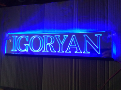 Светящаяся табличка с 2D гравировкой IGORYAN,купить,заказать,доставка,логотип,брату,любимому,подарок,купить,заказать,доставка,установка,тюнинг,проектор,логотип,подсветка,led,tuning,светодиодный,оплата,самовывоз,эмблема,logo,car