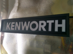Картина логотип в спальник Kenworth