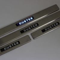 Пороги с подсветкой Renault Duster
